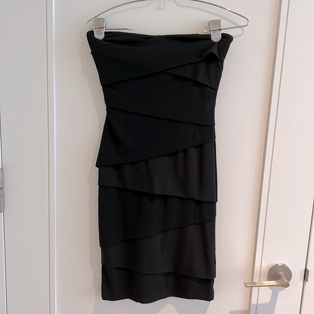 White House Black Market strapless dress. 00.